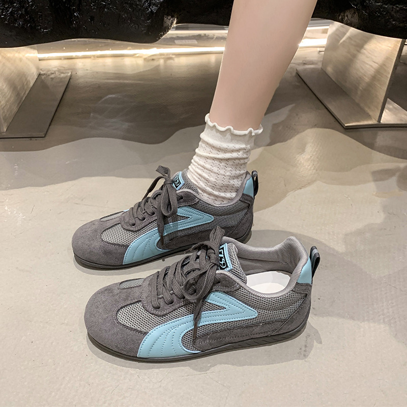 회색