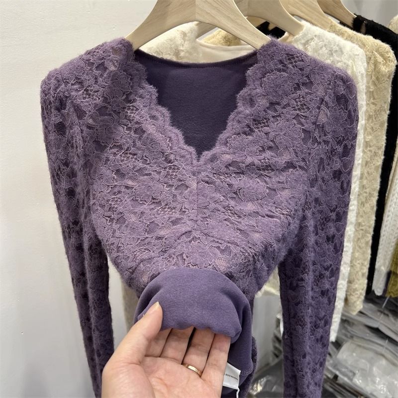Plus-Size Fleece-Lined Thickened Brushed Lace Base Shirt for Women, New Autumn and Winter V-Neck Stylish Inner Top for Plus-Size Women