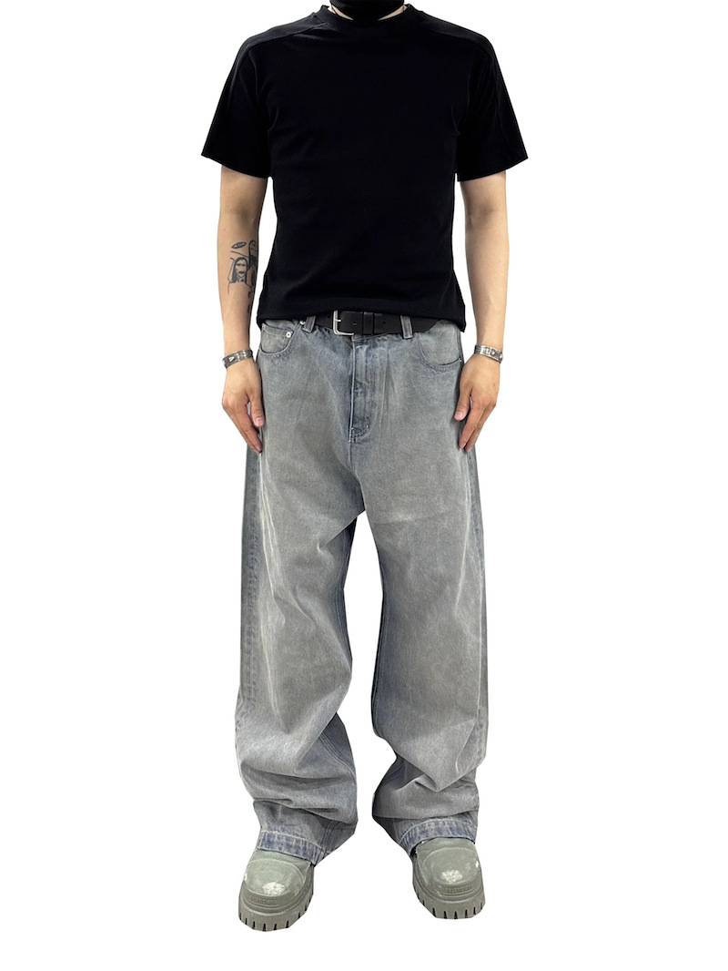 Herrenbekleidung High Street gewaschene blaue lockere Jeans mit weitem Bein gestapelt Jeans_voghion.com