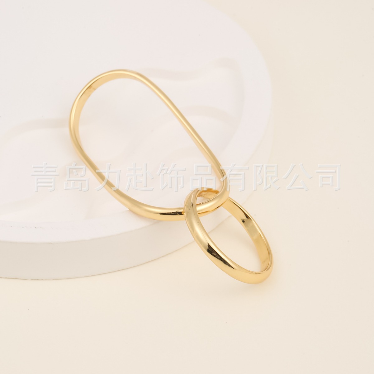 クロスボーダー ニッチ メタルライン ダブルリング 不規則な光沢 3本指リング 大胆なリング