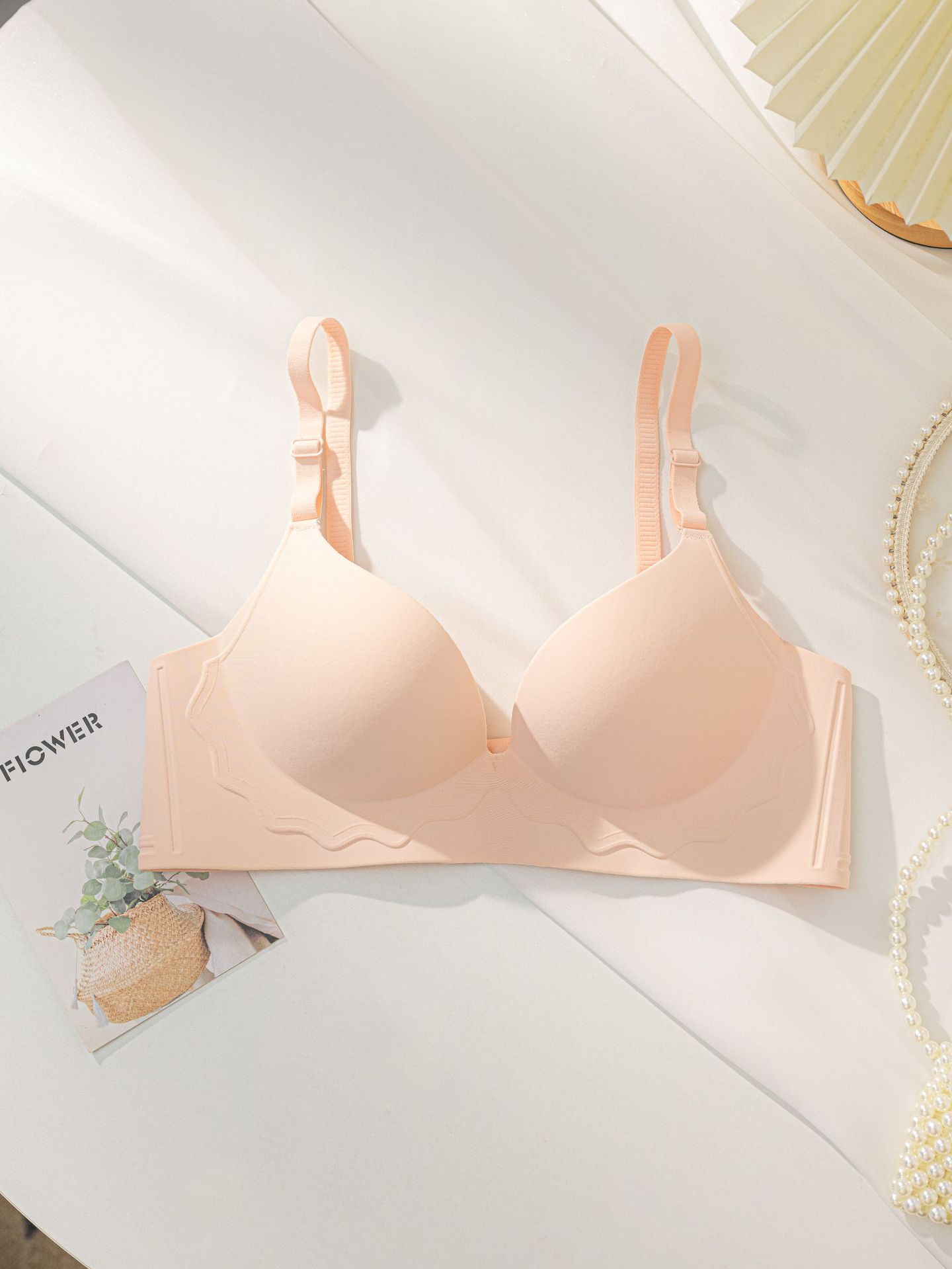 Venta directa de fábrica comercio electrónico transfronterizo Sudeste de Asia Vietnam Tailandia damas pecho pequeño soporte superior sin costuras colección lateral sujetador