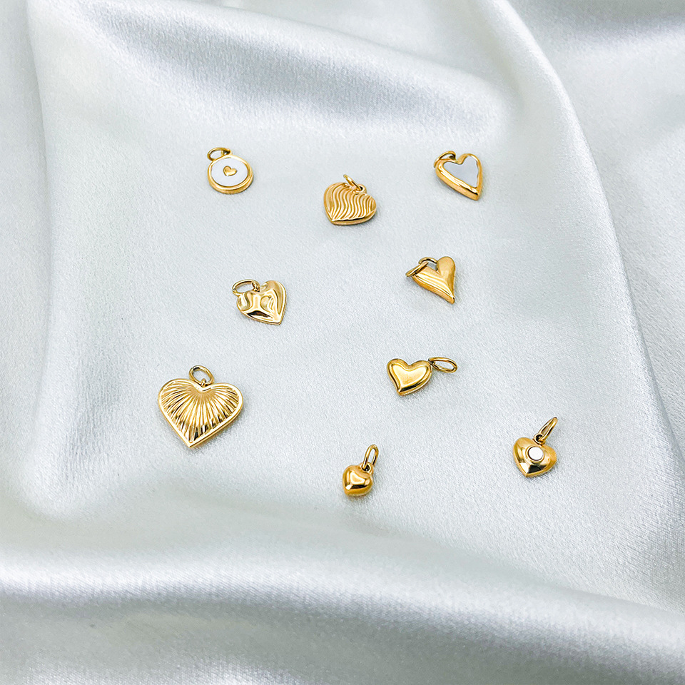 Heart Shape, Heart Shape Pattern Simple Style, Classic Style Style Waterproof Non Tarnish, Plating Craft 1 Piece 316L Stainless Steel Ion Plating (IP) Real Gold Plated Heart Shape Heart Shape Pendant DIY Jewelry Accessories