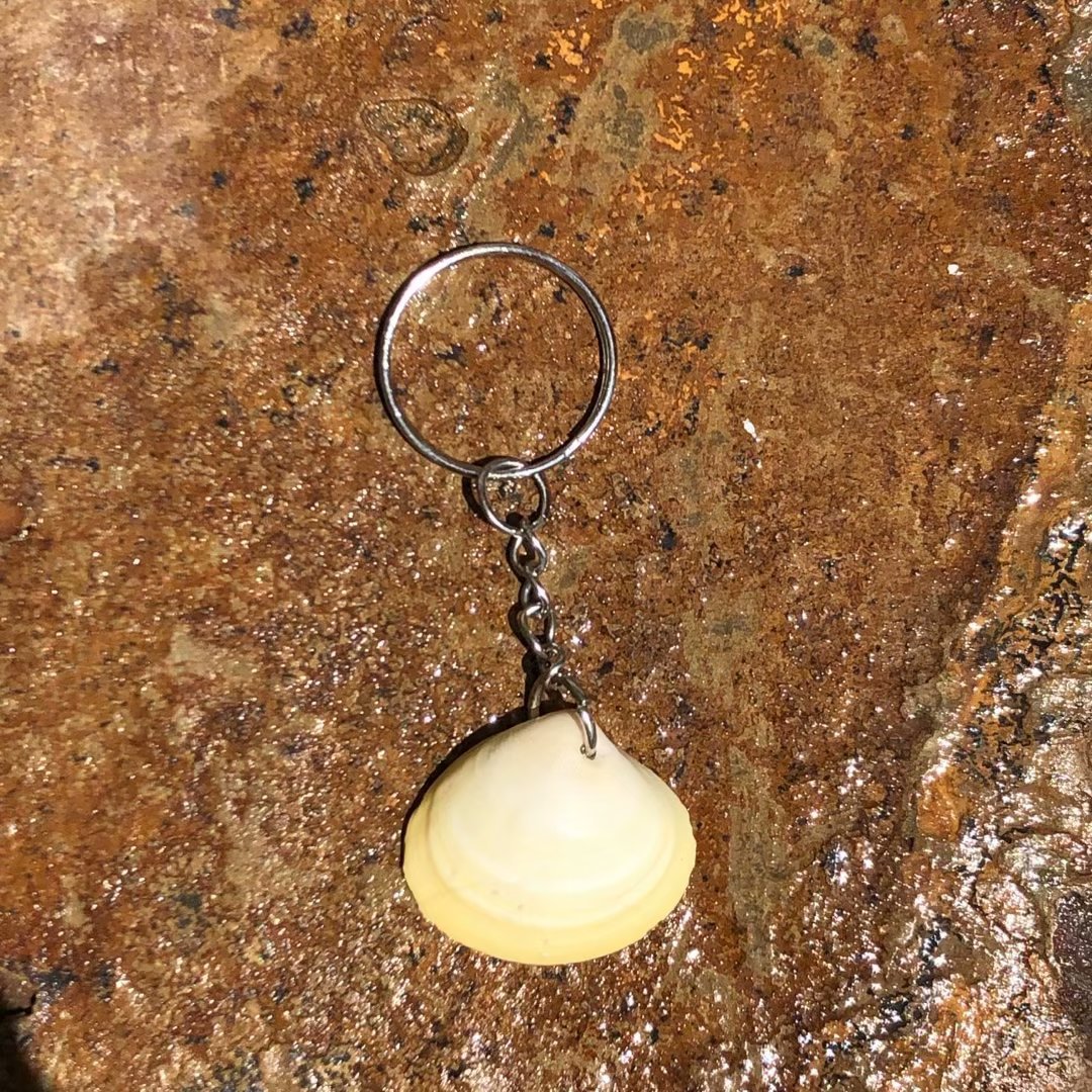 노란 달걀 껍질 열쇠고리