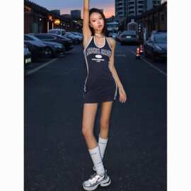 欧美风2025夏季新款女装字母印花拼色背心修身显瘦包臀挂脖连衣裙