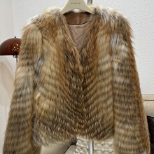 2025真红狐狐狸毛车条高腰短款时尚皮草外套v领冬季毛毛保暖时尚