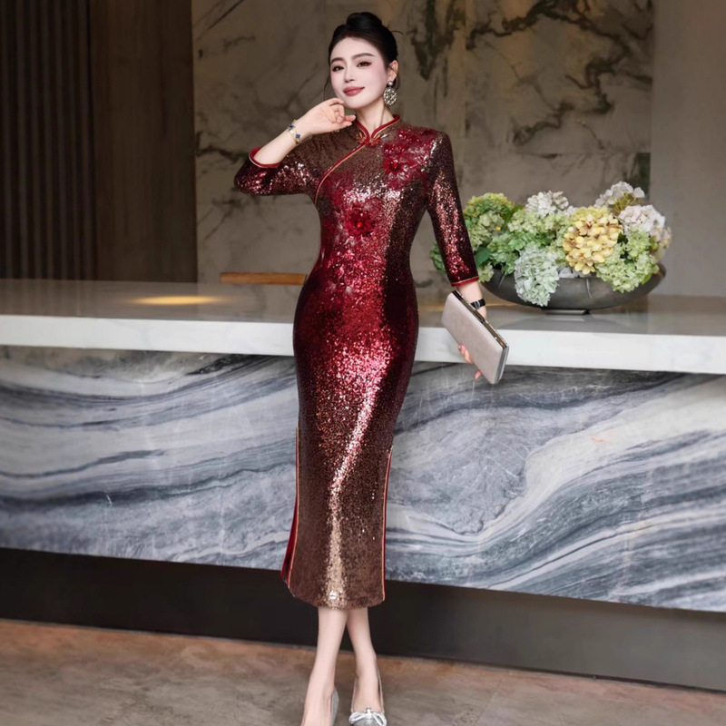 Red Cheongsam, New Chinese-Style Improved Version, Mother's Wedding Banquet Toast Dress, Young Dress, Stylish Sequin Dress for Women Red Cheongsam, New Chinese-Style Improved Version, Mother's Wedding Banquet Toast Dress, Young Dress, Stylish Sequin Dress for Women