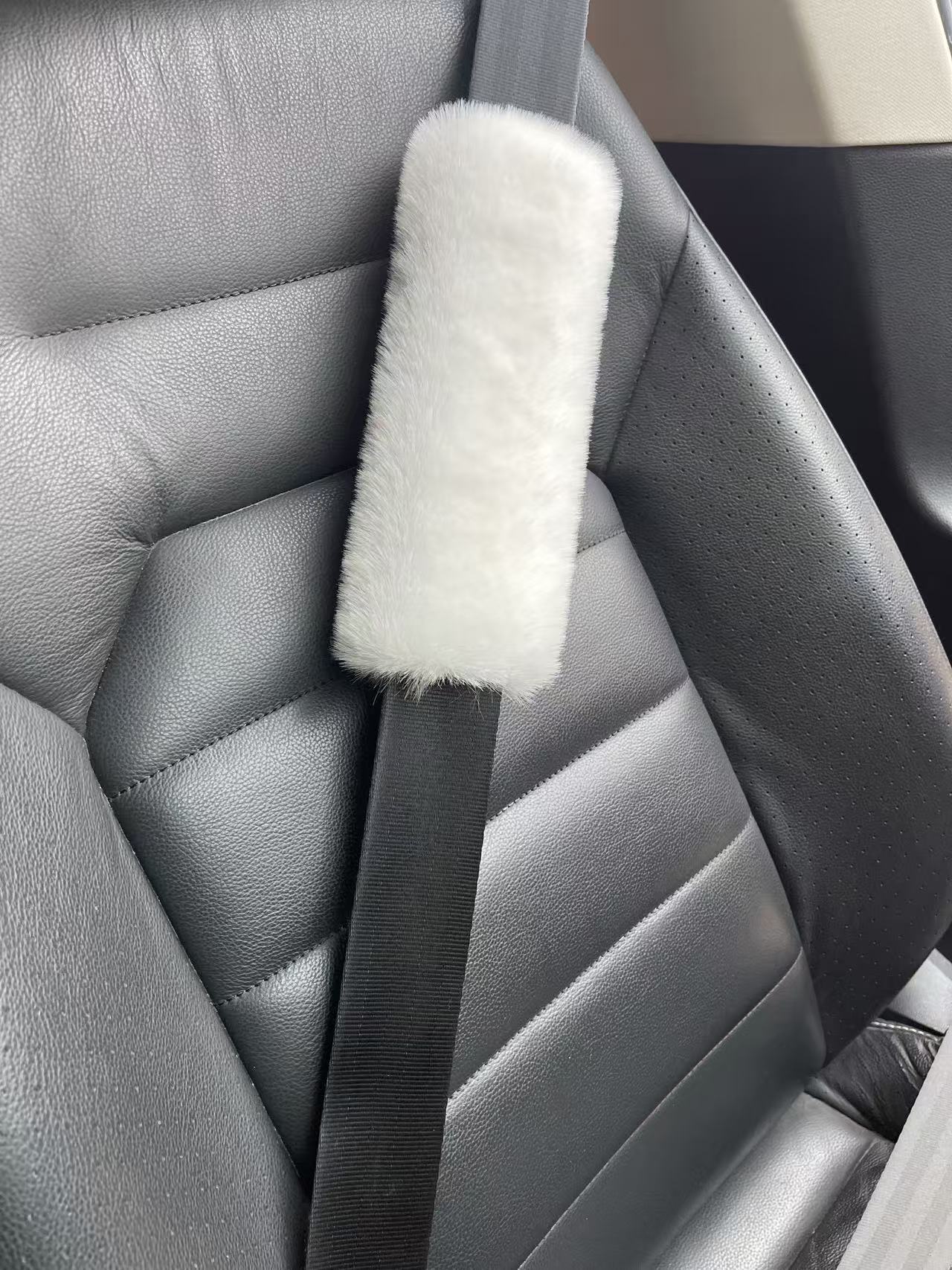 Car Seatbelt Shoulder Pads Imitation Rex Rabbit Fur Anti-Scratch Backpack Straps Children's Schoolbag Backpack Decorative Covers Decorative Pads