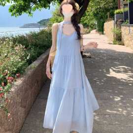 蓝色温柔碎花飘带挂脖吊带连衣裙女夏季新款漂亮巨好看蛋糕裙