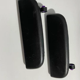 车身及附件;扶手/把手;油箱盖