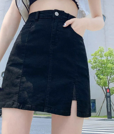 夏の新型の韓国版はやせているギャルの字のスカートの女性のファッションを現します。|undefined