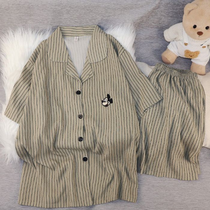 Pijamas de algodón nubes al por mayor transfronterizos de mujeres pantalones cortos de mangas cortas de verano nuevos cardigans con solapas de dibujos animados lindos cubiertas de ropa para el hogar