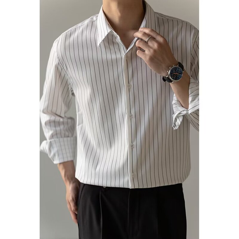 Autumn Loose Japanese-Style Vertical Striped White Shirt for Men, Long-Sleeve Korean Version, Casual, Wrinkle-Free, Simple, Retro, High-End Feel