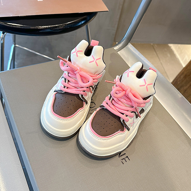 Cricketskor för barn Korean Edition Bröd Violence Bear Tide Brand Pojkar och flickor Fritidssportskor 2023 Nyhet_voghion.com