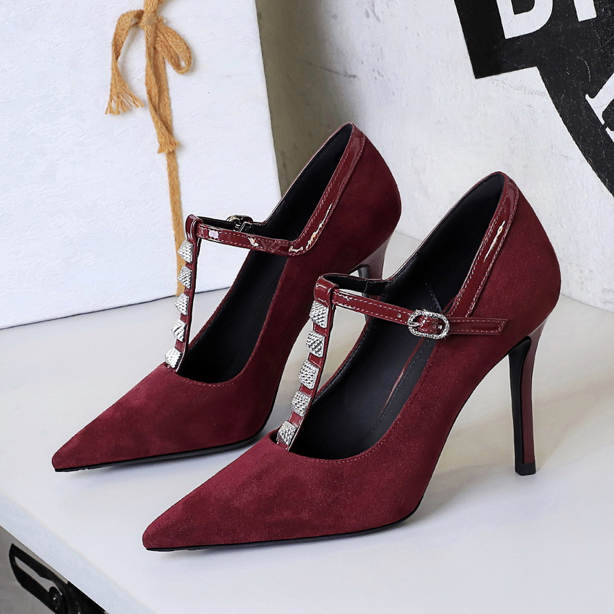 1826 European And American Style Banquet Fashion Silver Rivet T-Strap Shallow Mouth Stiletto Sexy Women Shoes Ultra High_vogvips.com