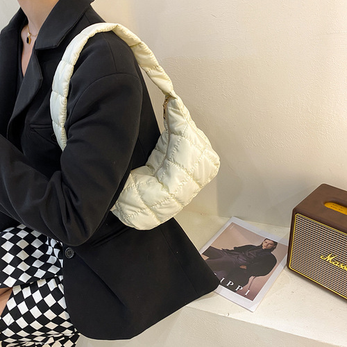 New solid color single shoulder small bag for women  new ins niche design single shoulder armpit bag high-end