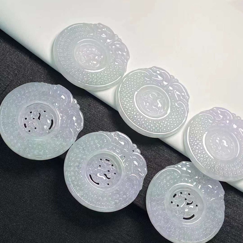 直播货源天然A货 春彩麒麟牌翡翠吊坠男女通用款吊坠批发