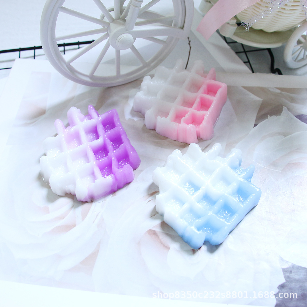 Juguetes creativos transfronterizos simulación de juguetes de descompresión de waffles pequeños libros rojos con el mismo juguete de alivio de presión al por mayor