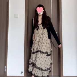 春装新款茶歇法式碎花吊带连衣裙子小众设计女防晒开衫两件套