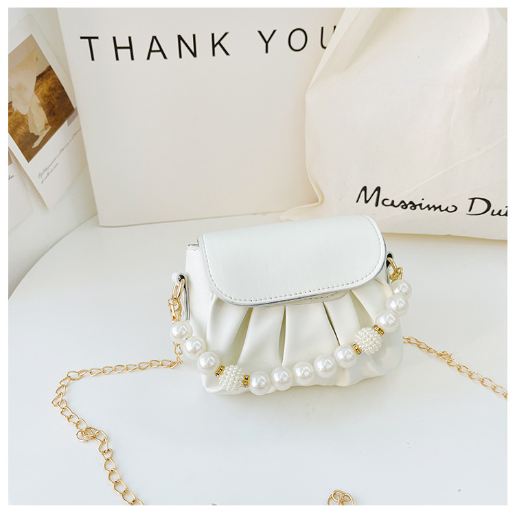 Girl'S Small Pu Leather Solid Color Cute Pearls Square Magnetic Buckle Crossbody Bag display picture 16