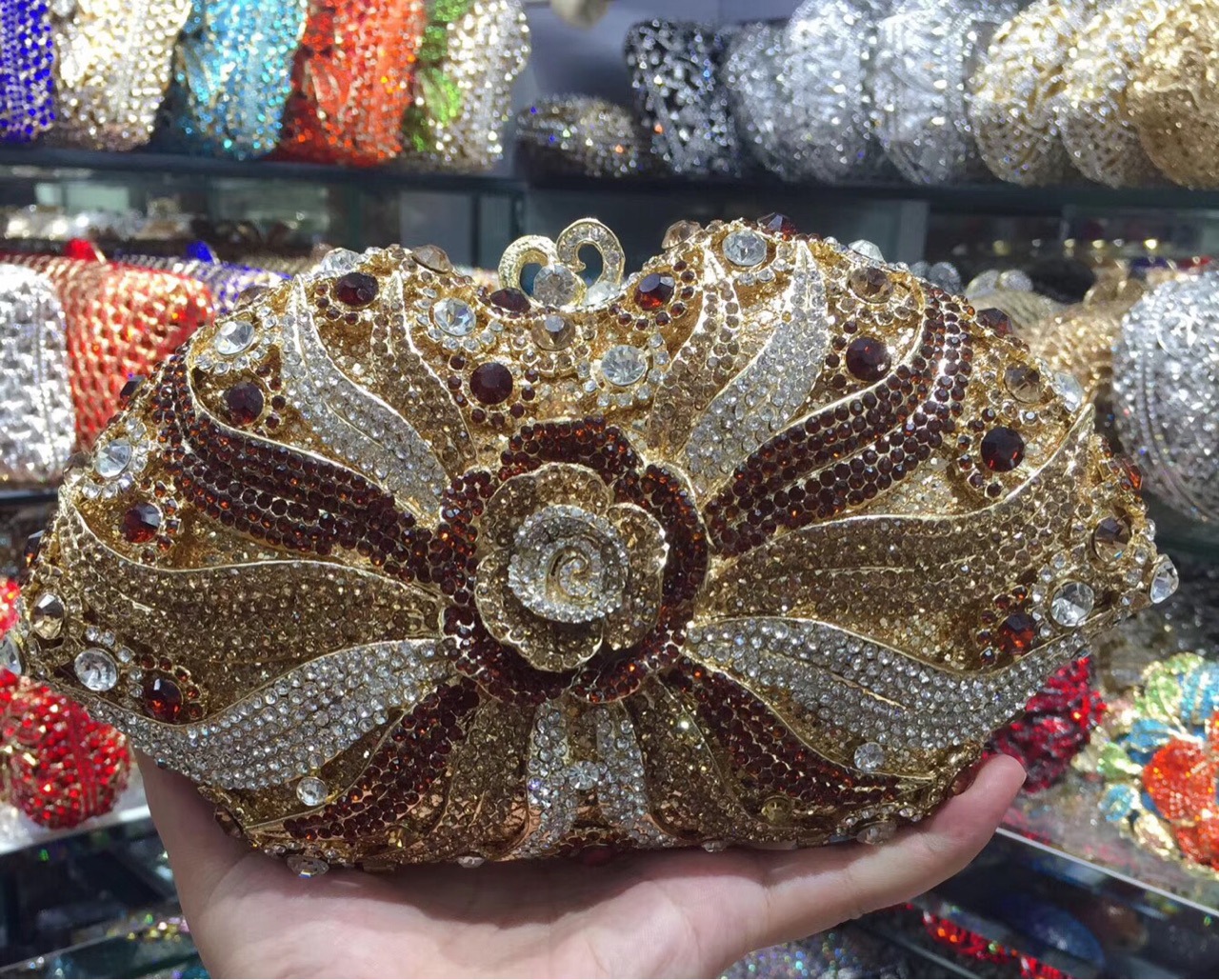 * Cross-border AliExpress hueco metal con diamantes bolsas de cena vestidos de banquete de damas bolsas de maquillaje de mano de diamantes completos