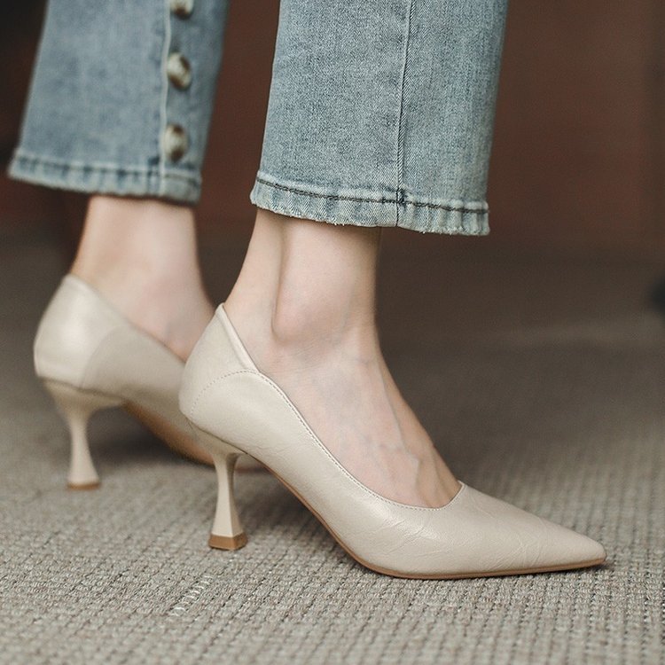 Zapatos franceses de tacones altos para mujeres primavera y verano 2024 nuevos zapatos de trabajo profesionales de tacones afilados no cansados zapatos de pie
