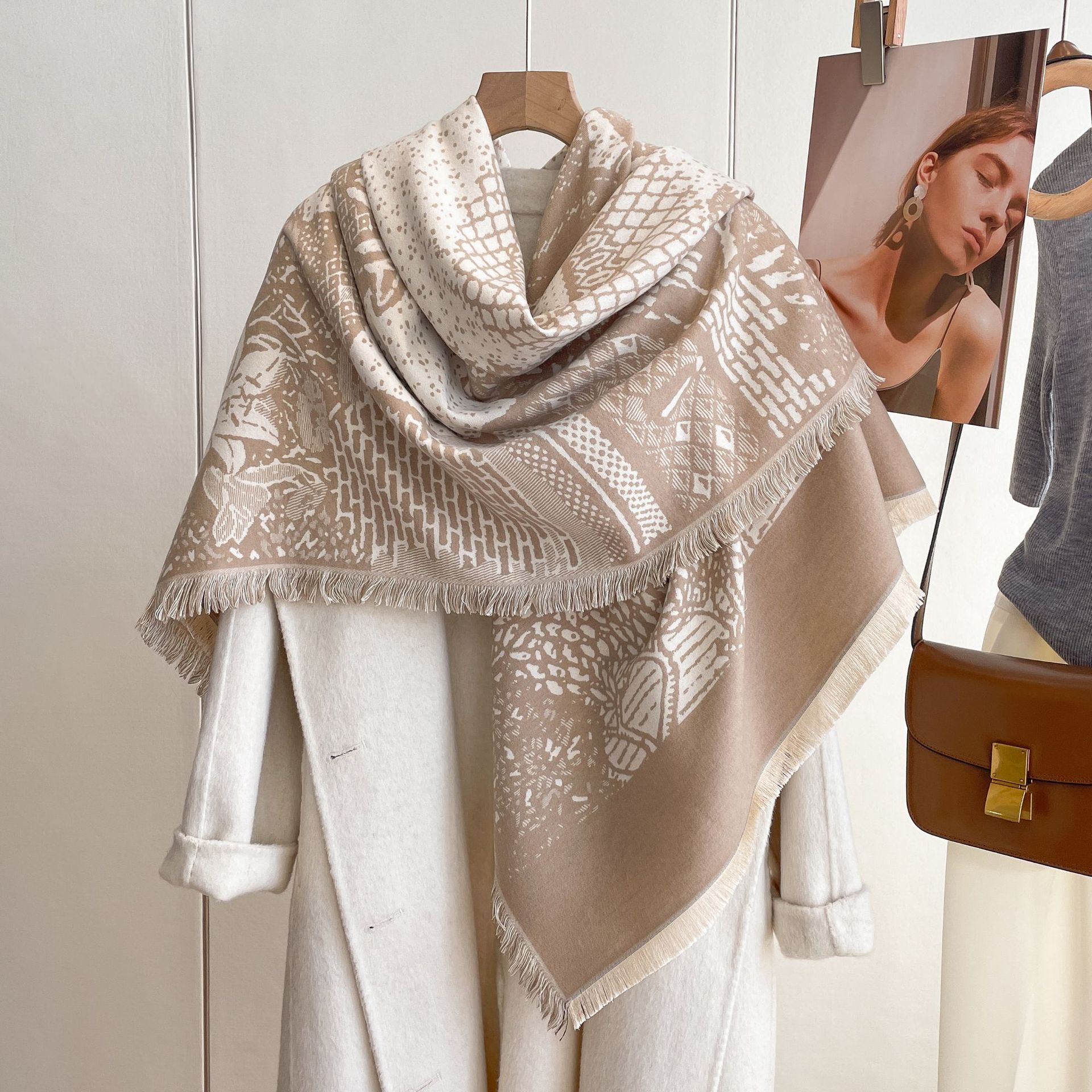 130*130 cachemir-como gran bufanda cuadrada de viaje chal exterior otoño e invierno nuevo todo-fósforo animal barba corta borla bufanda