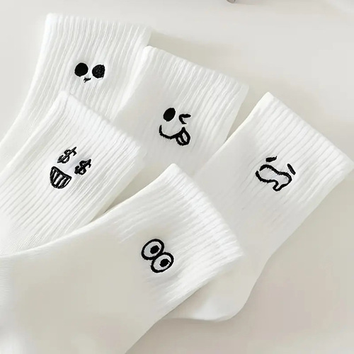 Socks for women's mid-tube socks autumn ins trendy Japanese cartoon sports wear internet celebrity couple stockings for men and women spring and autumn style
