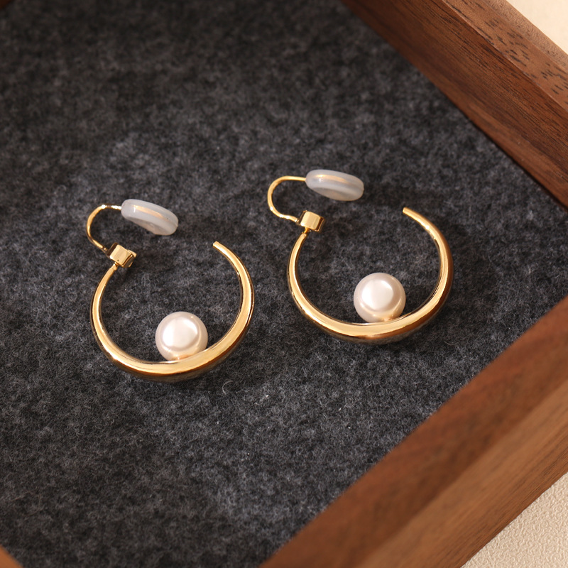 Pearl Minimalist Ear Clips For Women Personalized Light Luxury_voghion.com