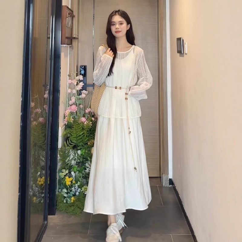 米白吊带连衣裙子女夏季2025新款温柔风气质绝美穿搭海边度假长裙|undefined