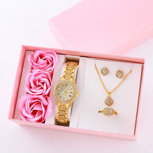 Ůʿ�ی���M����ˮ��ֱ� �¶������������Ů�����lֱ����؛