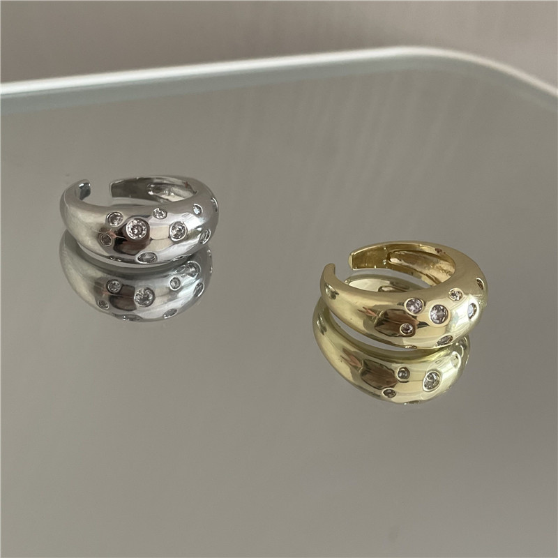 Zirkonia Verziert Mit Europäischem Und Amerikanischem High-end-sinn Offener Zeigefinger Einfacher Ring display picture 8