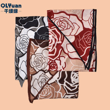 2025新款素雅玫瑰花丛印花人字绒围巾大三角巾旅游防晒披肩批发