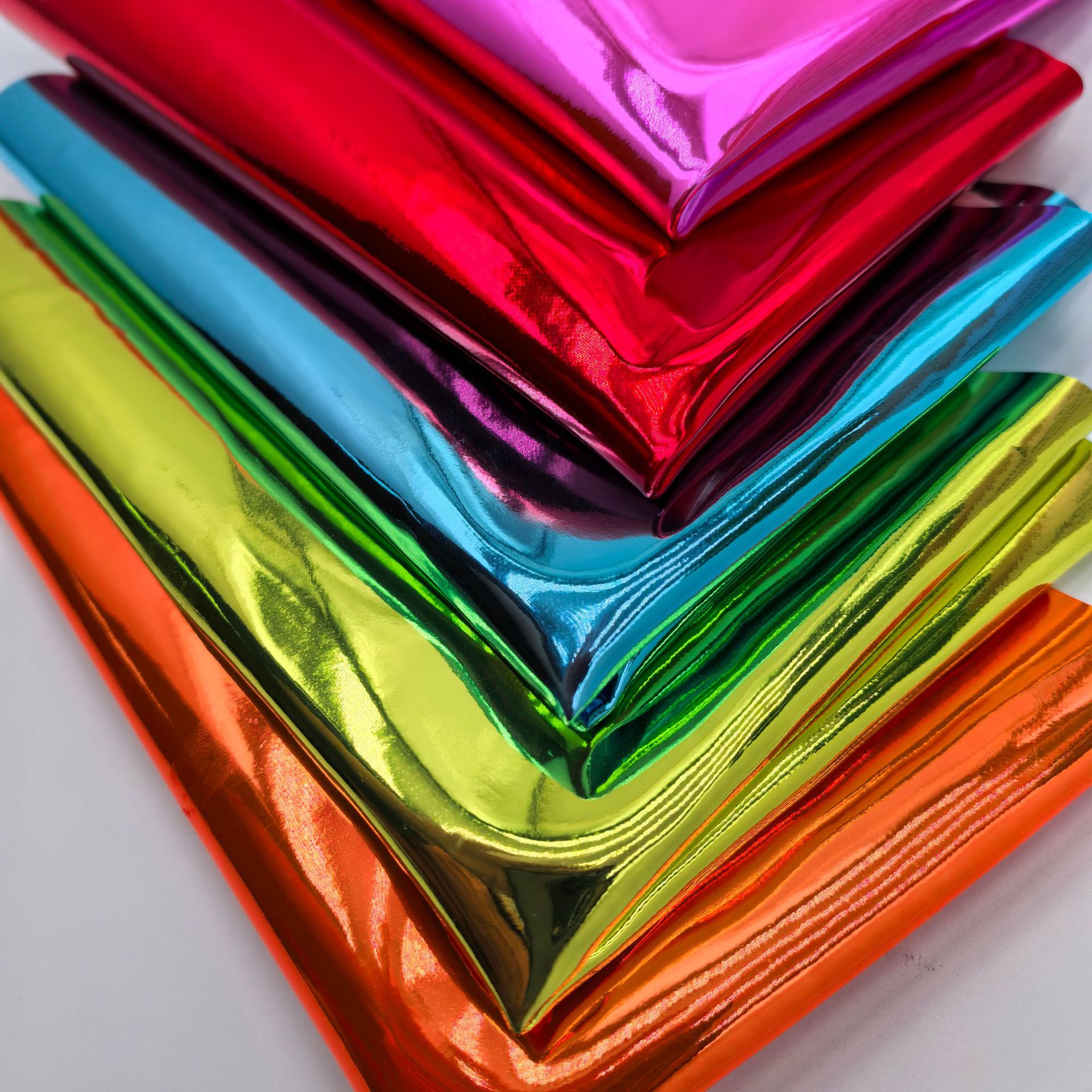 Metallic Mirror Pu Gradient Iridescent Laser Leather Decorative Fabric for Clothing and Cosmetic Bags, Anti-Wrinkle