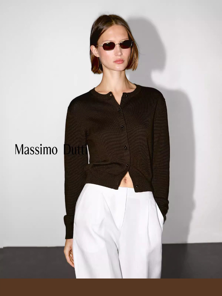 Autumn elegant solid color knitted long-sleeve with a round collar