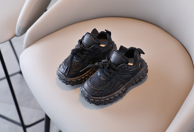 2024 Primavera Autunno Nuove scarpe alla moda per pneumatici Versatili per ragazze e ragazzi, Scarpe sportive in rete bianche e nere, Ragazzi casual_voghion.com