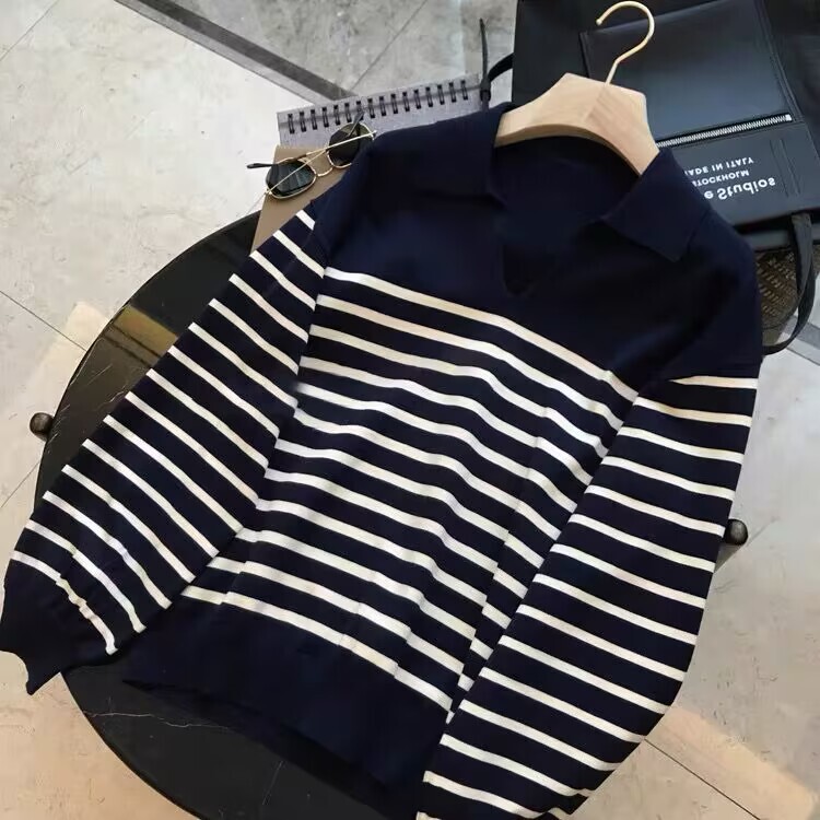フランスのpolo襟のストライプの襟のニットの女性の年齢を減らします秋冬の新型のウールの長袖の頭の中で厚いセーター|undefined
