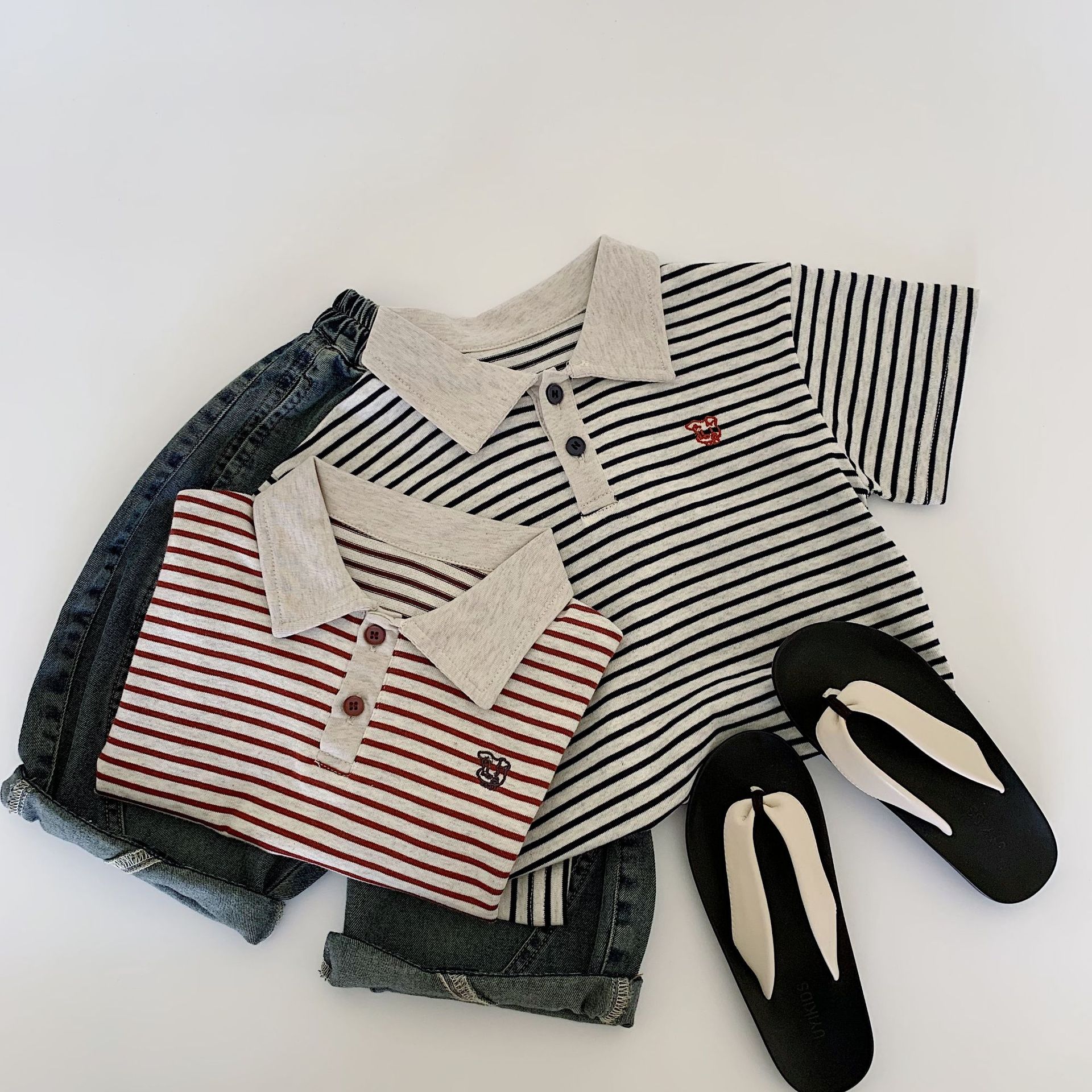 Polo de manga corta para niños Maibao para niños 2025 verano nuevo estilo para niños y niñas camiseta suelta a rayas para niños Zhili ropa para niños a