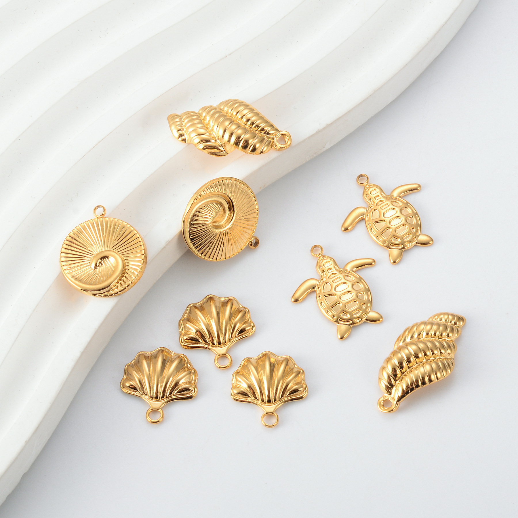 1 Piece Quantity 304 Stainless Steel Material 1 Piece 304 Stainless Steel Tortoise Conch Shell Pendant
