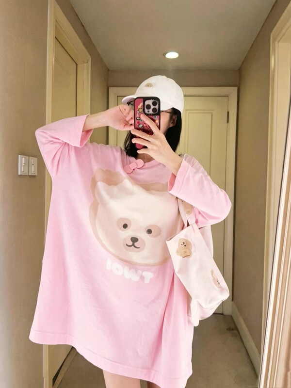 Barbie Pink Masked Bear Long Sleeve T-Shirt for Women, Autumn Loose Mid-Length, Butt-Covering, Cartoon Bear, Relaxed Style Top Barbie Pink Masked Bear Long Sleeve T-Shirt for Women, Autumn Loose Mid-Length, Butt-Covering, Cartoon Bear, Relaxed Style Top