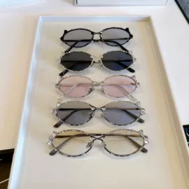 太阳镜;框架眼镜;眼镜盒/包