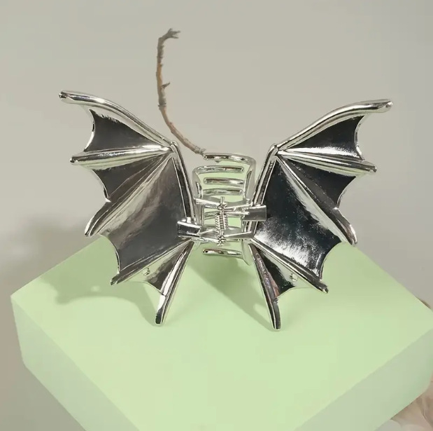 70g Weight Hair Claws Hair Accessories Type 1 Piece Quantity Holiday, Festival Occasion Alloy Material Halloween Festival Bat Pattern Women's Gender Simple Style, Classic Style Style Halloween Simple Style Classic Style Women's Bat Alloy Hair Claws 10