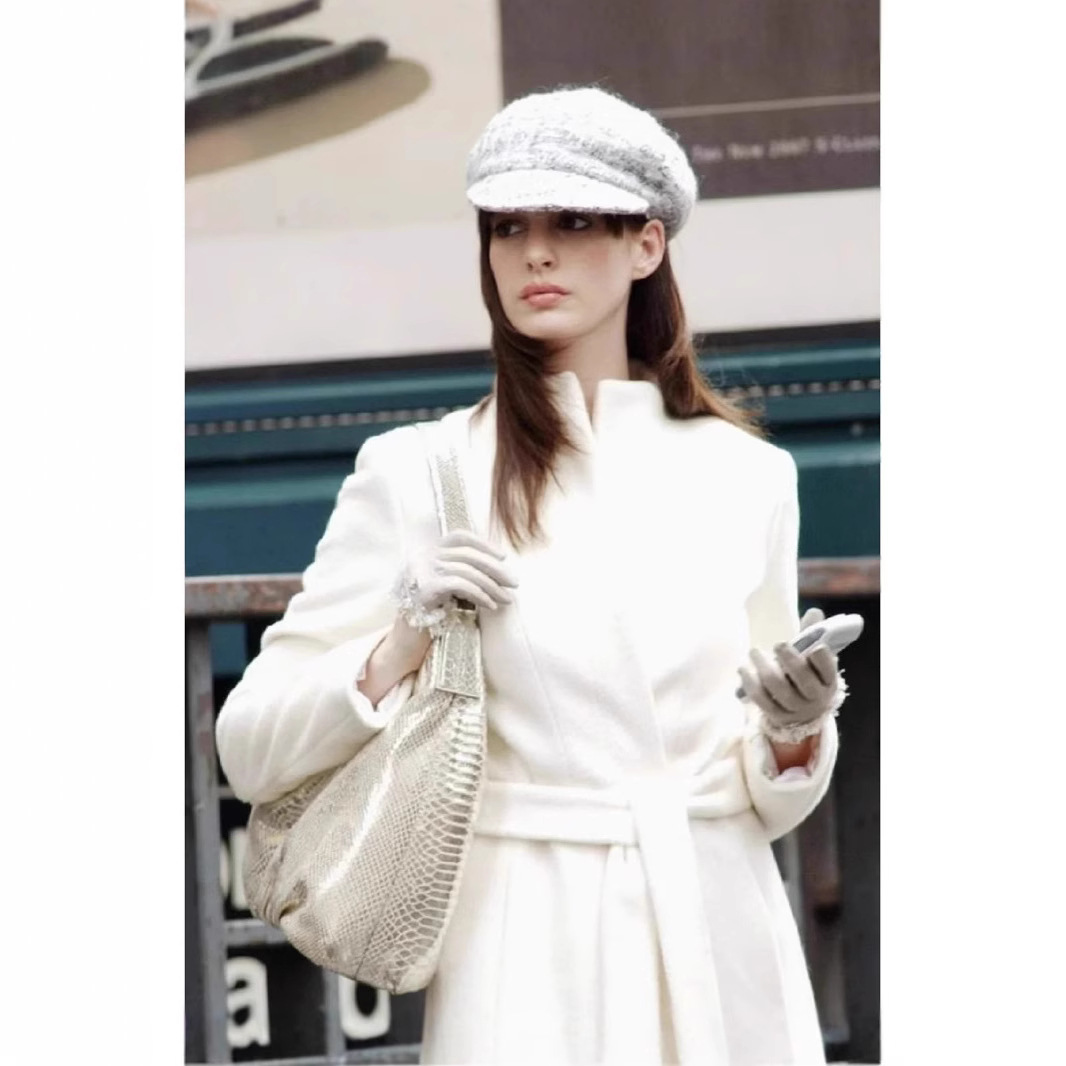 Autumn and Winter High-End Version of the Rich Girl's Style Anne Hathaway White Wool Coat for Women