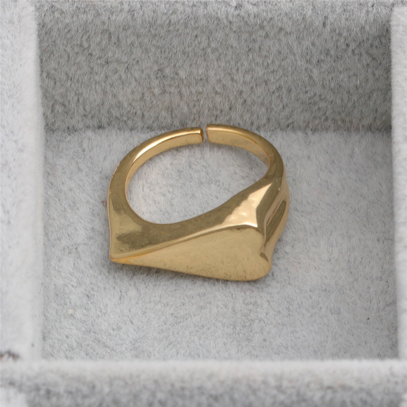 Fashion Golden Heart-shape Opening Copper Ring Wholesale display picture 3