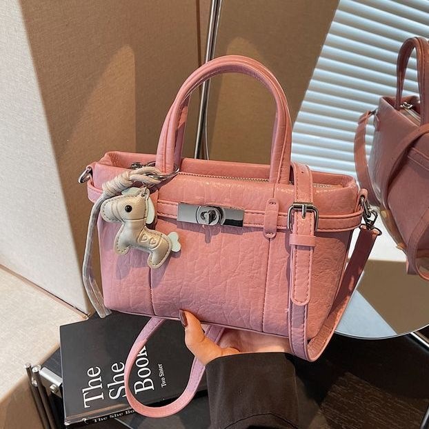 Pink bucket bag, super popular in INS style handbag for summer 2026, original design, niche chic crossbody bag.