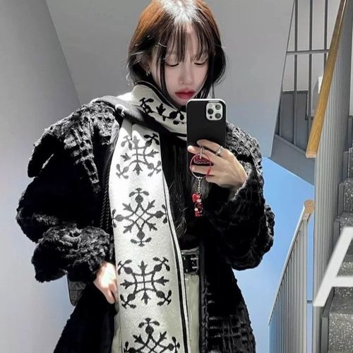 Retro Snowflake Letter Embroidered Fringe Color-Collage Warm and Versatile Scarf