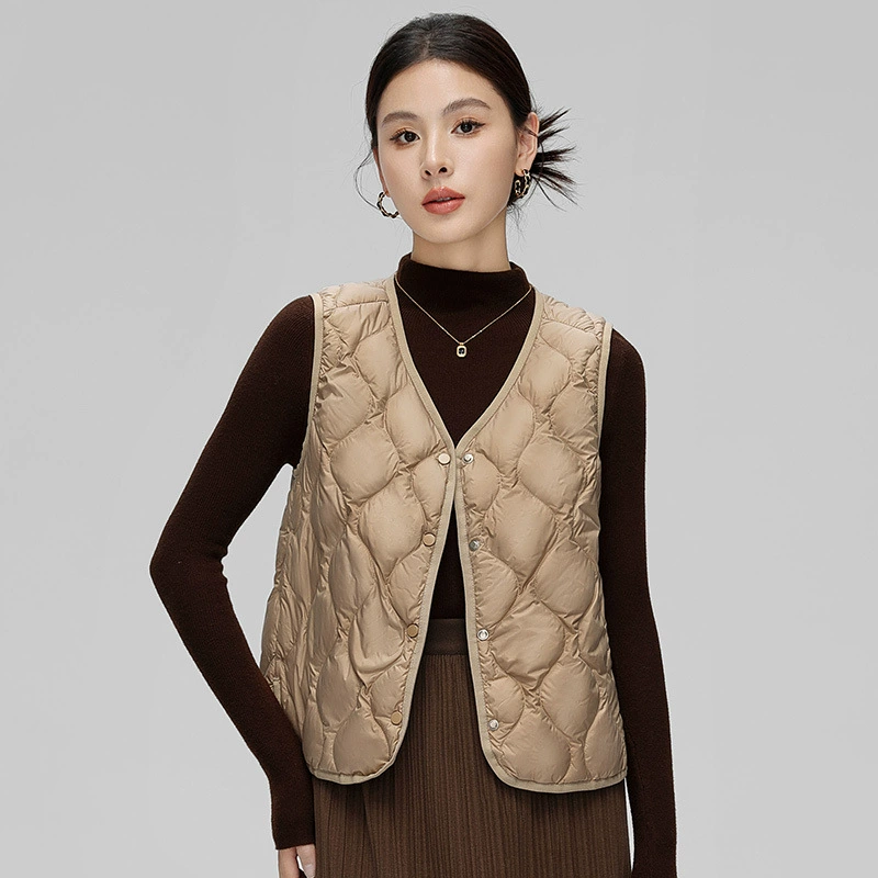 Short light and thin winter vest with down, comfortable keep warm down jacket, 24 years, V-neckline