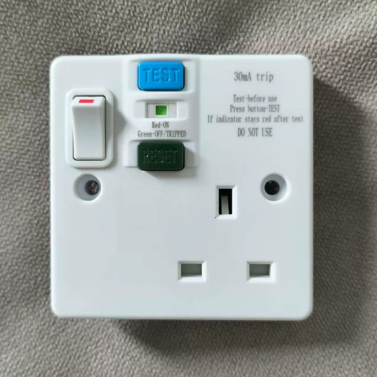 英标英式英国英规漏电保护插座 1 GANG 13A RCD SWITCHED SOCKET
