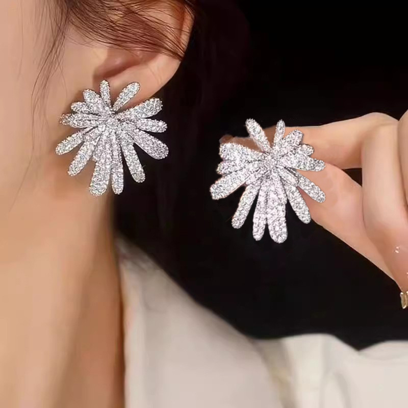 Cao Shi's New Micro-inlaid Full-diamond Zircon Super-shiny Firework High-end Earrings, Light Luxury Evening Party_voghion.com