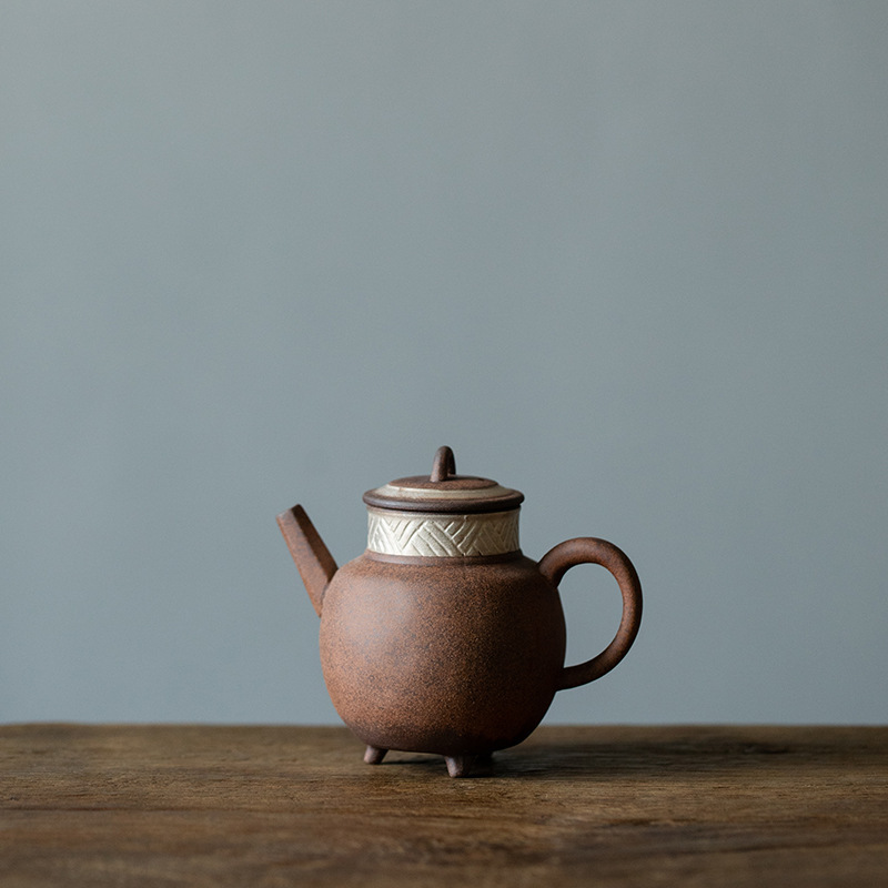 Old Rock Mud Drawing Silver Teapot Vintage Three-legged Pottery Pot Household Single Pot Kung Fu Tea Set Pot Tea Pot High-grade Pottery Pot Old Rock Mud Drawing Silver Teapot Vintage Three-legged Pottery Pot Household Single Pot Kung Fu Tea Set Pot Tea Pot High-grade Pottery Pot