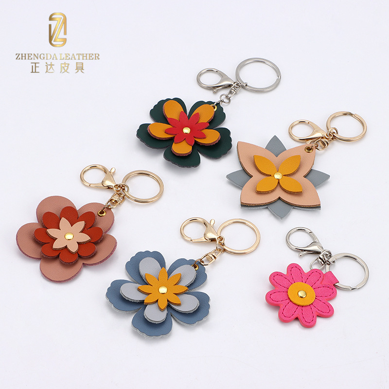Custom-Made Leather Keychain with Flower Design, Trendy Keyring, Corporate Business Accessory, Small Gift Custom-Made Leather Keychain with Flower Design, Trendy Keyring, Corporate Business Accessory, Small Gift